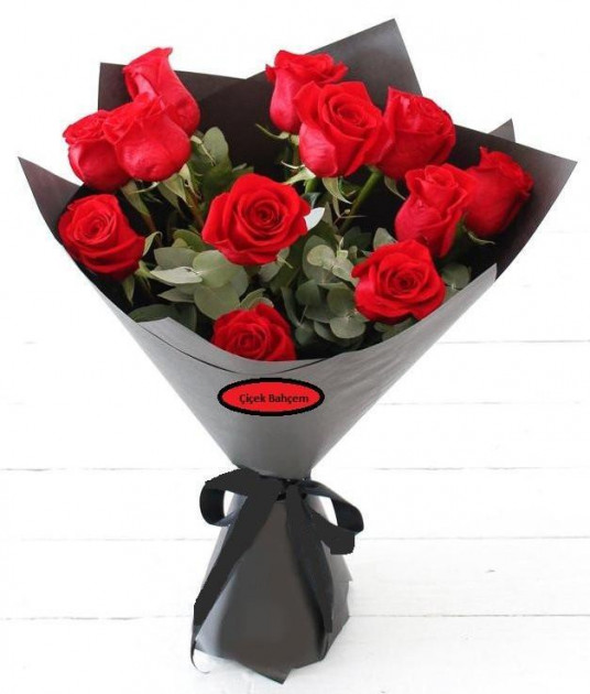 12 Adet Kırmız Gül Buketi