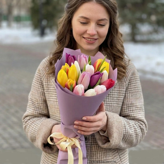 15 Adet Karışık Lale Buketi - Renkli Bahar Esintisi