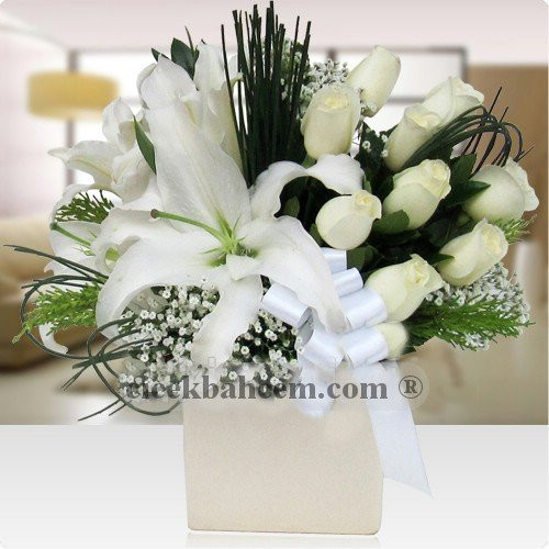 Beyaz Gül Ve Lilyum Aranjmanı