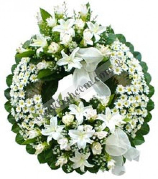 Beyaz Kır Çiçeklerinden Hazırlanmış Cenaze Çelekleri