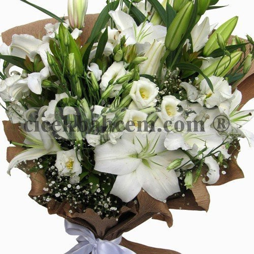Beyaz Kokulu Lilyum Buketi Doğum Günü