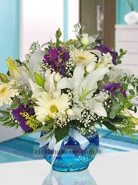 Cam Vazo Mevsim Çiçeği Aranjmanı 