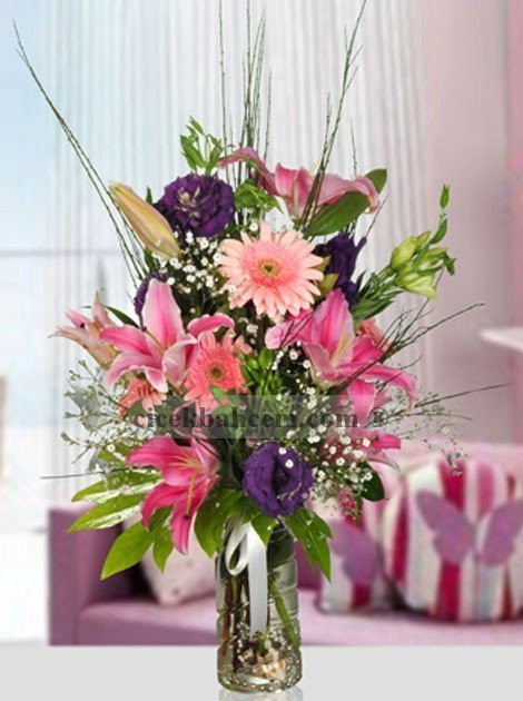 Cam Vazo İçerisine Pembe Lilyum, Lisyantus Aranjmanı