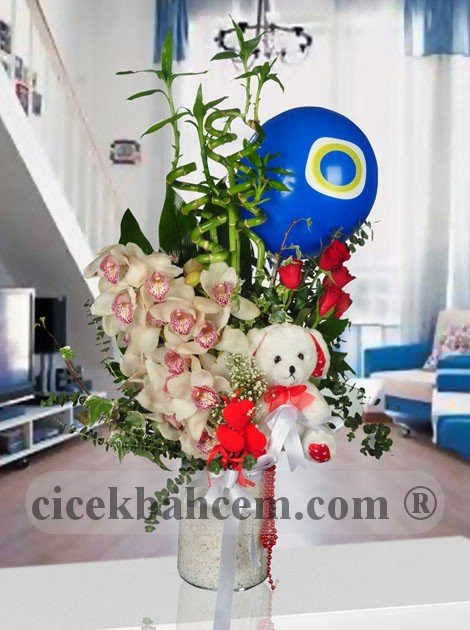 Cam Vazo İçinde 9 Adet Kırmızı Gül,Orkide Bambu Aranjmanı 