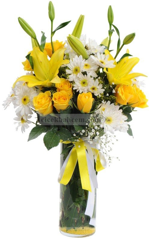 Cam Vazoda 11 Adet Sarı Gül, Kırizantem, Sarı Lilyum Tasarımı 