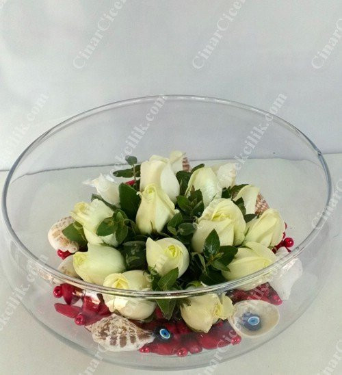 'Büyülü Aşk' Cam Vazoda 15 Beyaz Gül