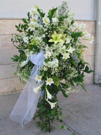 Gala Çiçekleri İle Hazırlanmış Düğün Nişan Açıliş Ferforje Aranjmanı