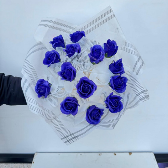 13'lü Yapay Mavi Gül Buketi - Gerçek Görünümlü Çiçekler