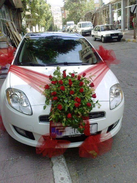Gelin Arabası Süslemesi Kırmızı Gül ve Kırmızı Tül