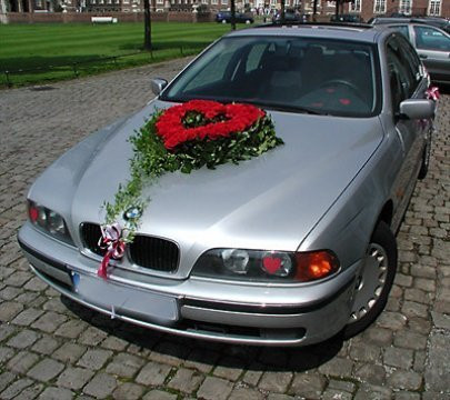 Gelin Arabası Süslemesi, Kırmızı Güllerden Kalp