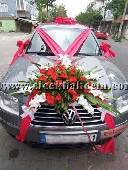 Gelin Arabası Süsleme Kırmızı Sedef ve Kırmızı Çiçekler