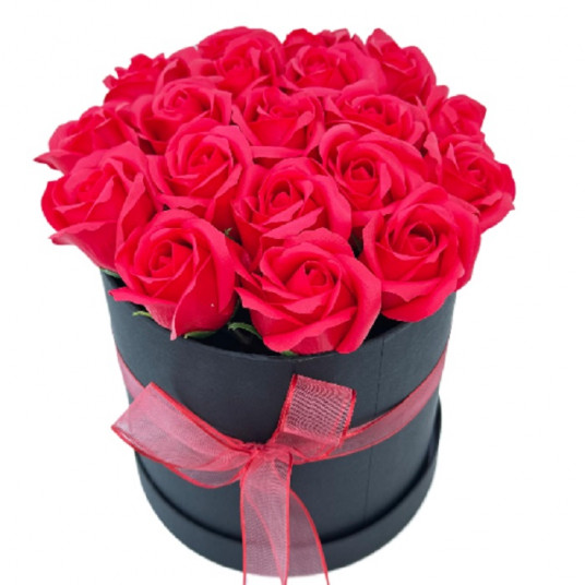 Zarif ve Kalıcı: 19 Adet Kırmızı Yapay Gül ile Şık Tasarım
