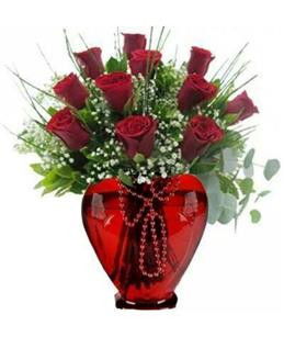  Kalp Vazoda 11 Adet Kırmızı Gül