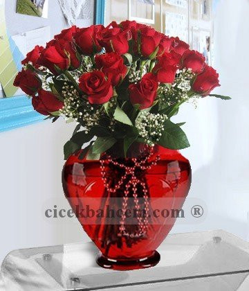 Bu Kalp Seni Unuturmu  Kalp Vazoda 41 Adet Kırmızı Gül