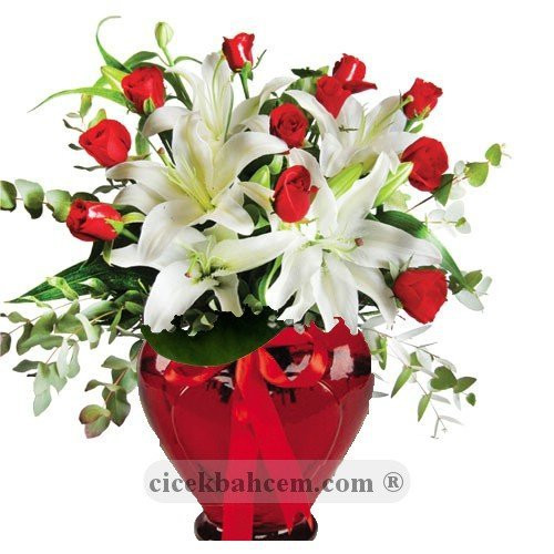 Kalbimin Şehri ''11 Adet Kırmızı Gül, Lilyum''