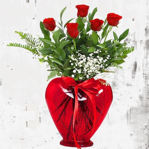 Kalp Vazoda 5 adet Kırmızı Gül