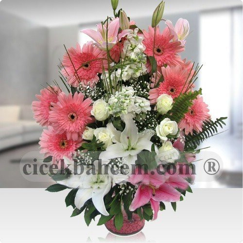Pembe Beyaz Lilyum, Gül Aranjmanı