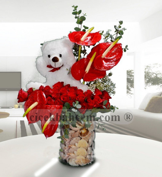 Sevimli Oyuncaklı Kırmızı Gül ve Antorium, Oyuncaklı Çiçek