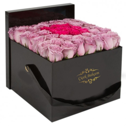 Siyah Kutuda 26 Mor Gül İçinde 9 Pembe Gül 