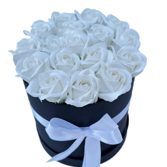 Zamansız Şıklık: Gerçeğinden Farksız 19 Beyaz Gül Aranjmanı