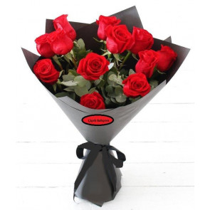 12 Adet Kırmız Gül Buketi