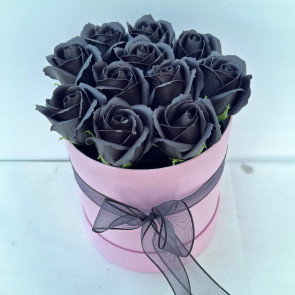 Kutuda 11'li Siyah Gül Aranjmanı - Özel ve Etkileyici Hediye