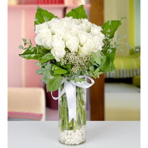 Cam Vazoda 21 Adet Beyaz Gül