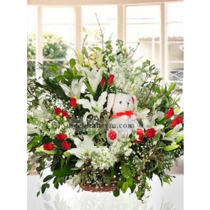 Örme Sepete Kokulu Lilyum, Kırmızı Gül, Şebboy Aranjmanı