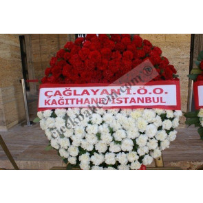 Anıtkabir Mozole Çelenk Tasarımı Kırmızı Beyaz Karanfil 