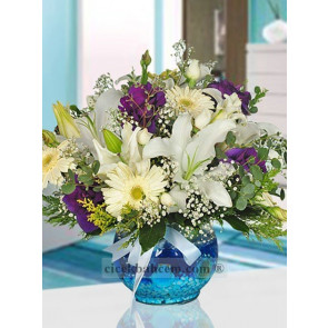 Cam Vazo Mevsim Çiçeği Aranjmanı 