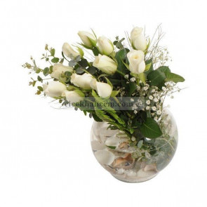 Cam Fanus İçine 11 Adet Şahane Beyaz Gülün Sunumu