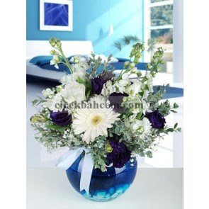 Cam Fanus İçine Beyaz Gerbera,Lisyantus Çiçekli Aranjman