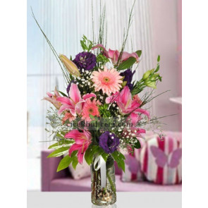 Cam Vazo İçerisine Pembe Lilyum, Lisyantus Aranjmanı
