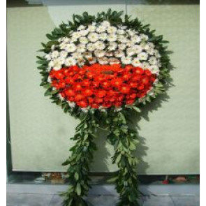 Cenaze İçin Hazırlanmış Kırmızı Cenaze Çiçeği