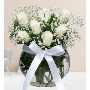 Cam Vazoda 7 Adet Beyaz Gül