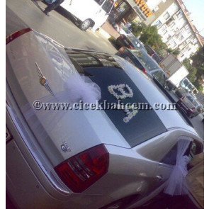 Gelin Arabası Süsleme Beyaz Tül ve Çiçeklerle İsmin Baş Harfleri