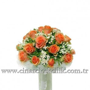 Turuncu Güllerden Hazırlanmış Gelin Eli Çiçeği