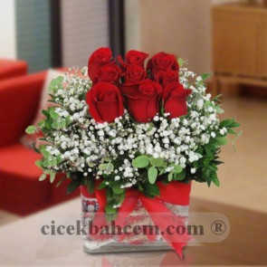 Kare Kırmızı Gül Aranjmanı