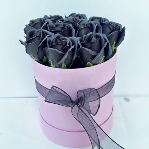 11 Adet Gerçek Görünümlü Siyah Gül - Kutuda