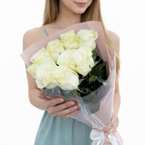 9 Adet Beyaz Gül Buketi