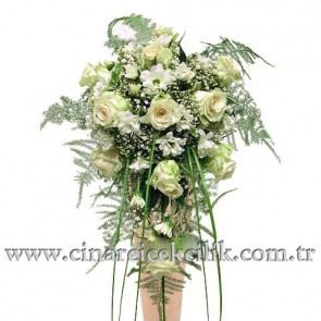 Kır Çiçekleri ve Beyaz Gül Gelin Buketi