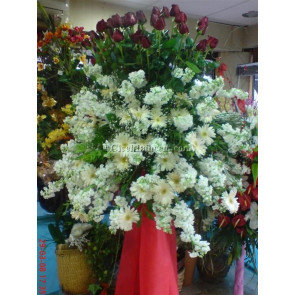 Şebboy Gül Gerbera Çiçekleri İle Hazirlanmiş Düğün Nişan Ferforj Aranjmanı