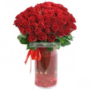 101 Kırmızı Cam Vazoda Gül 