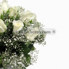 Etkileyici Güzel, Vazoda 15 Beyaz Gül 