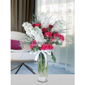 Silindir Cam Vazoda Kokulu Şebboy ve Pembe Karanfil Aranjmanı 