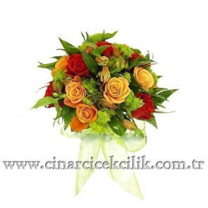 Turuncu Gül ve Kırmızı Güller Eşliğinde Kır Çiçekleri Gelin Buketi